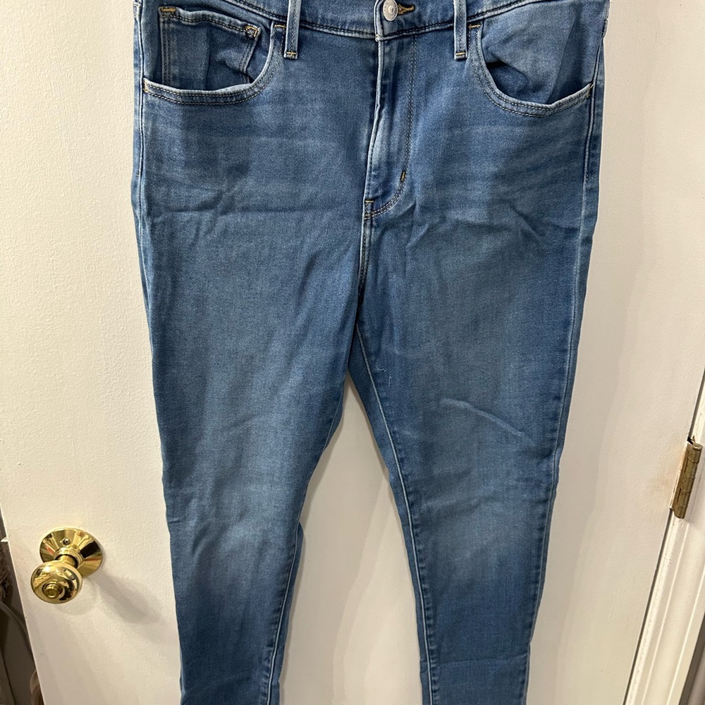 Blue Skinny Jeans with Classic Denim Look - gently worn